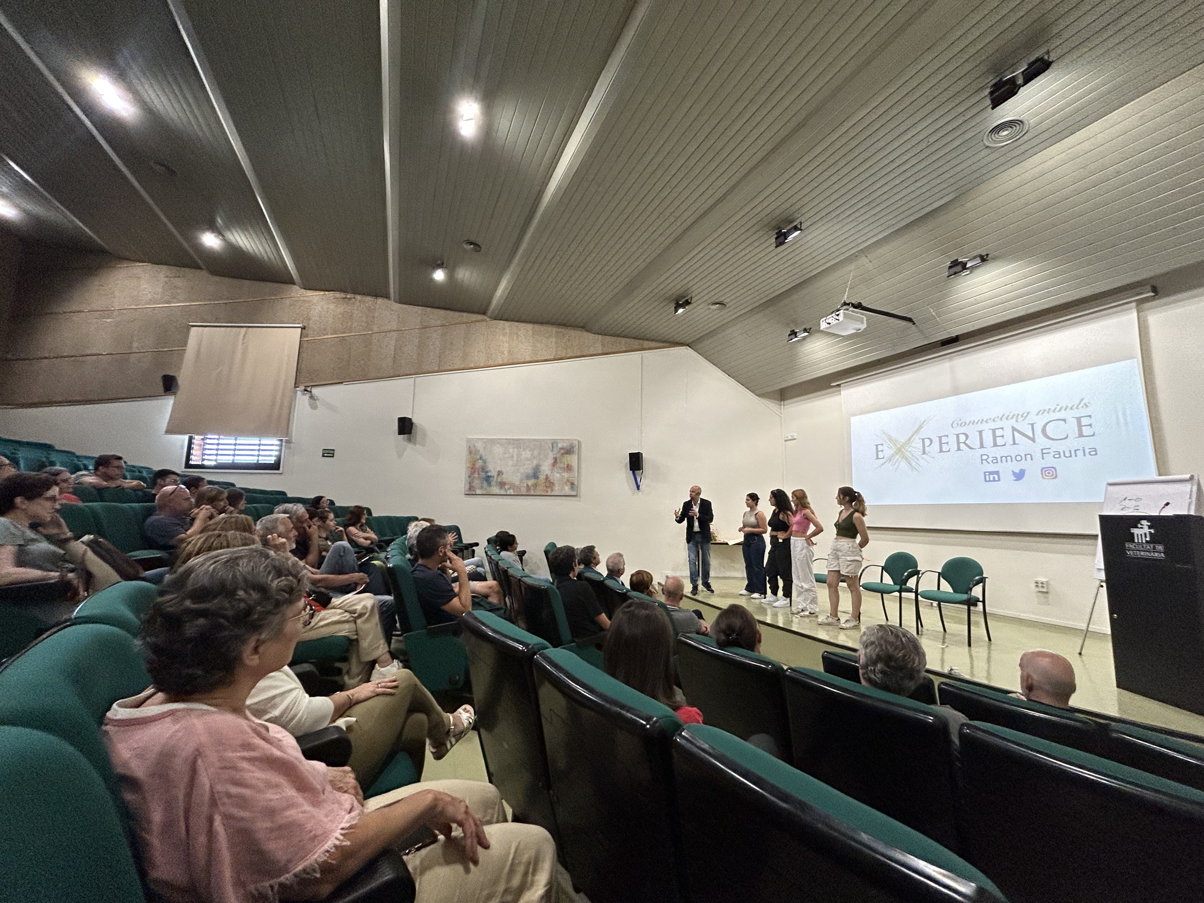 acte inauguració veterinaria